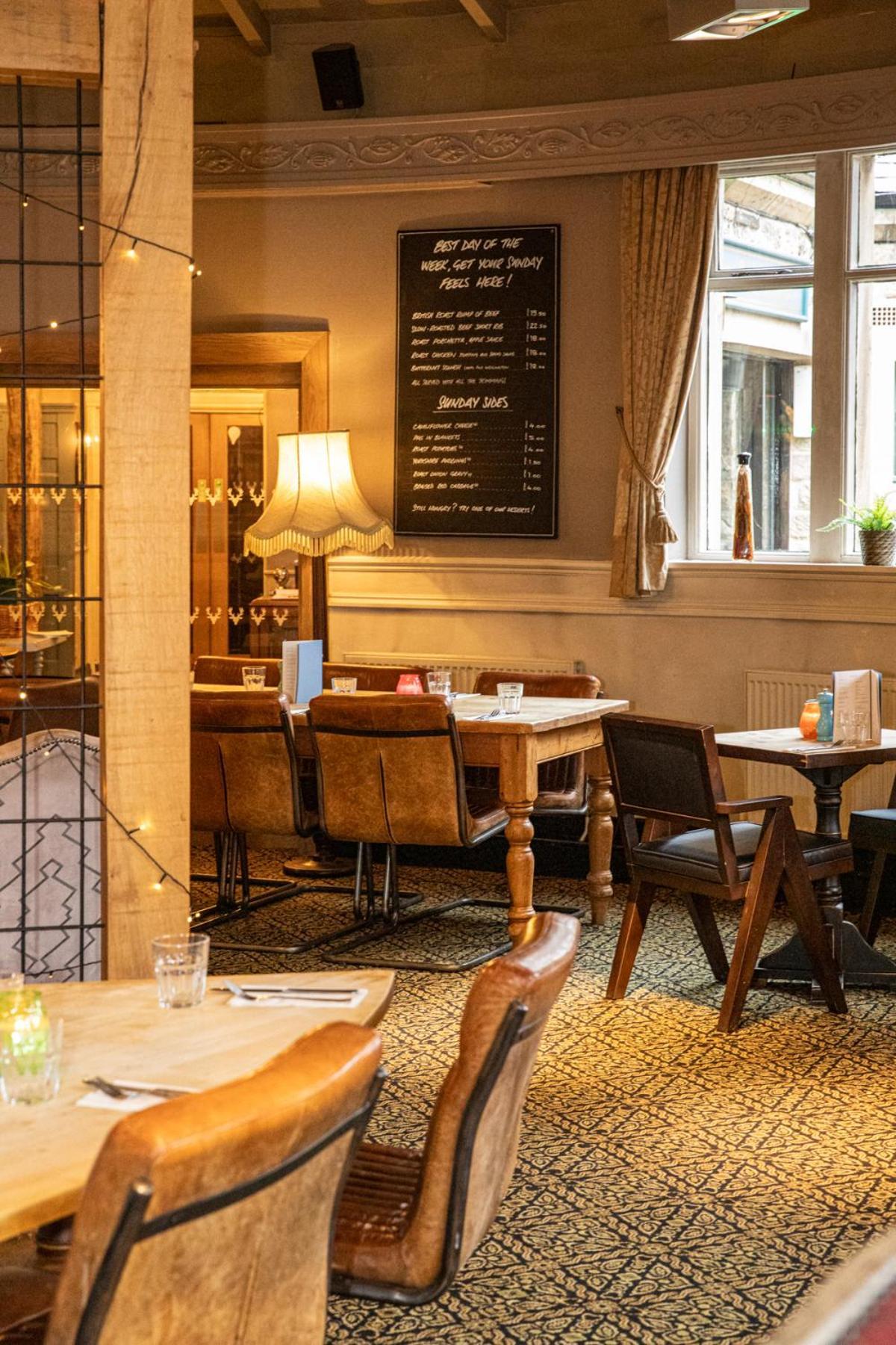 The Devonshire Arms Baslow Exterior foto