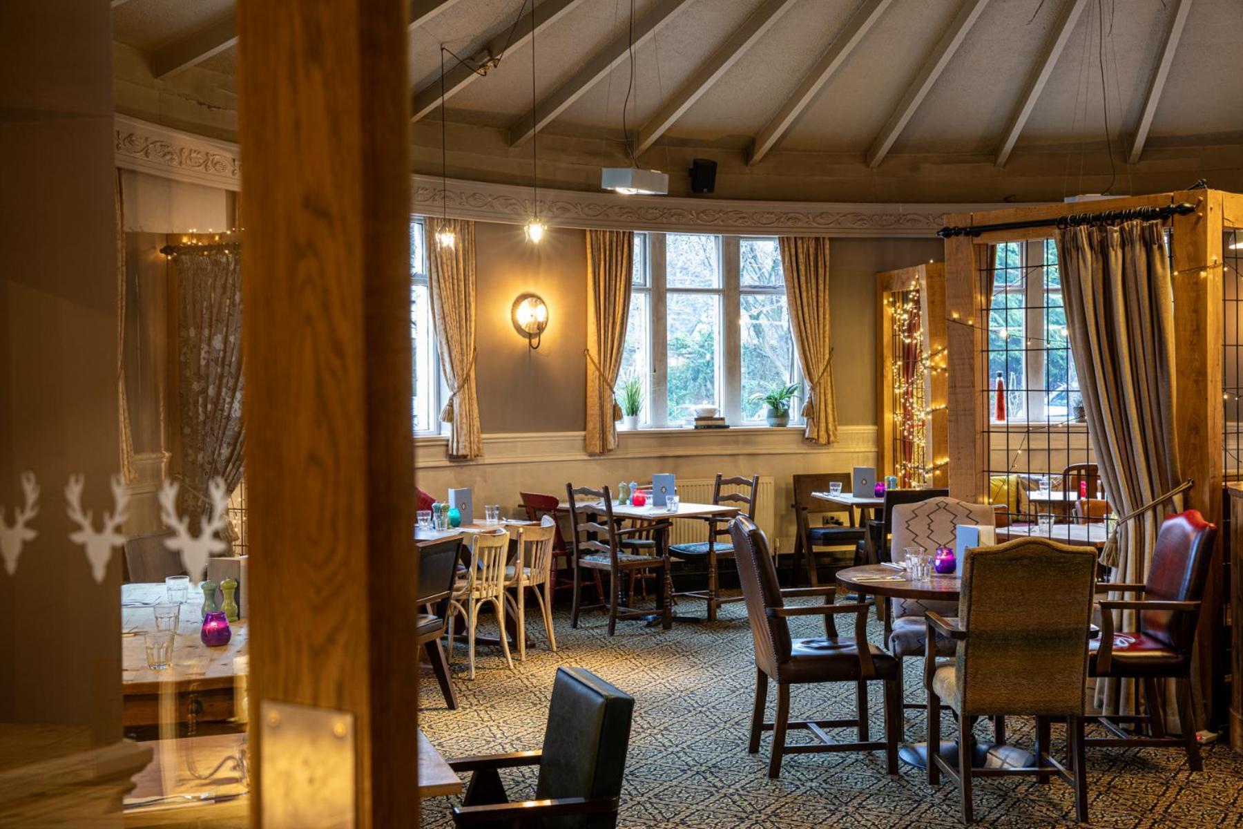 The Devonshire Arms Baslow Exterior foto
